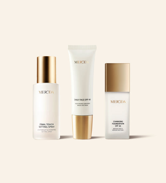 Summer-Proof Edit mit Daily Face SPF 40, Changing Foundation SPF 30 und Final Touch Setting Spray in Weiß und Gold.