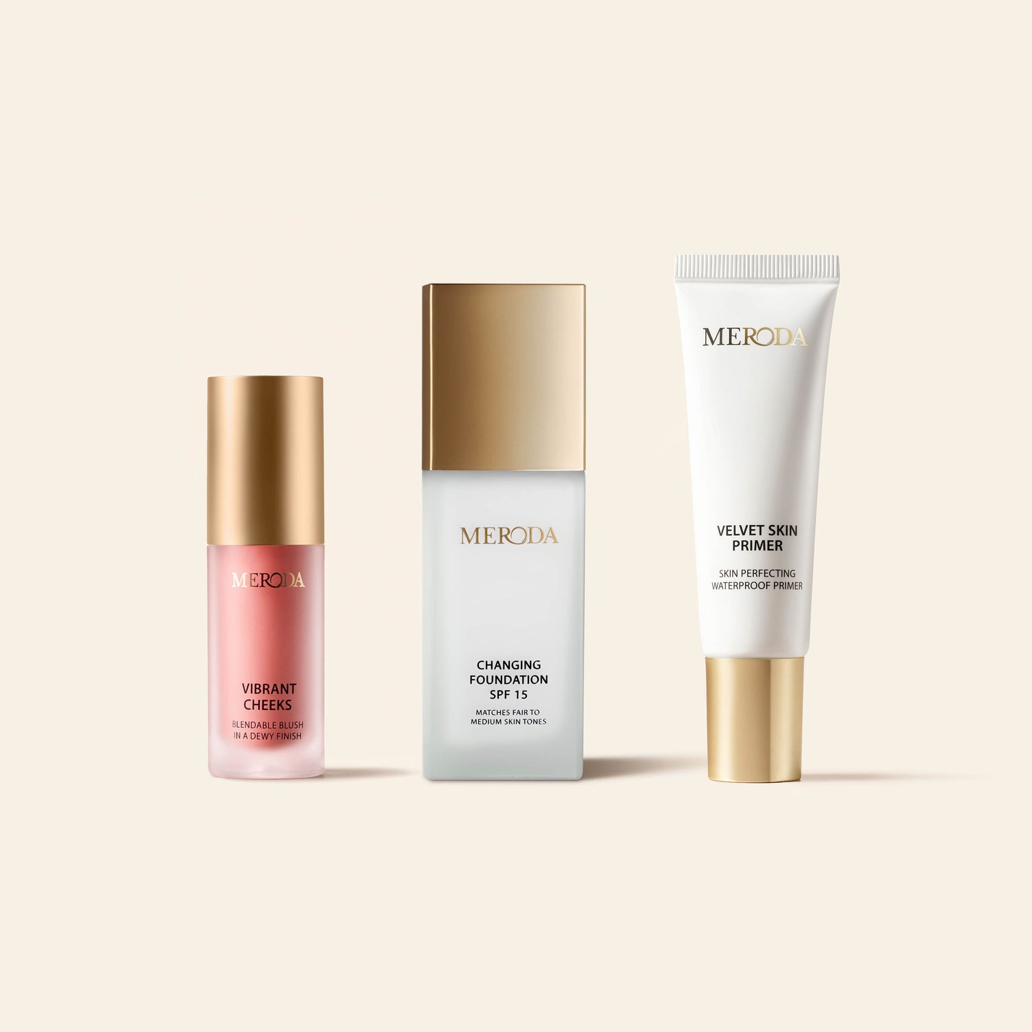 Meroda Cosmetics The Ready in 2 Bundle mit Vibrant Cheeks Liquid Blush, Changing Foundation und Velvet Skin Primer auf hellem Hintergrund