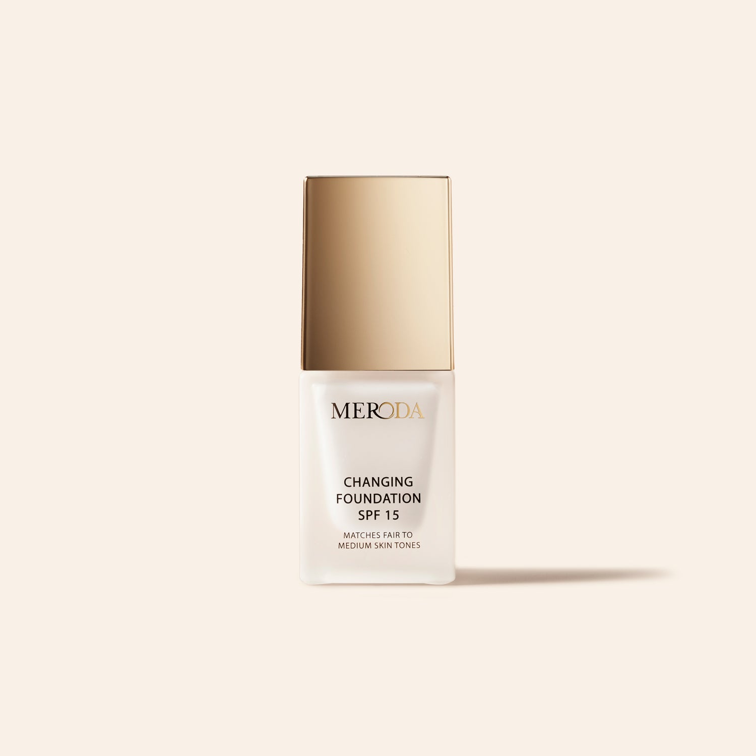 Meroda Cosmetics Mini Changing Foundation Flasche mit SPF 15 passend für helle bis mittlere Hauttöne
