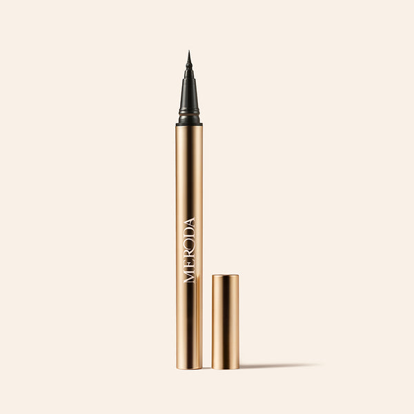 It's All About The Wing Liquid Waterproof Eyeliner goldener Metallic-Stift mit feiner Präzisionsspitze.