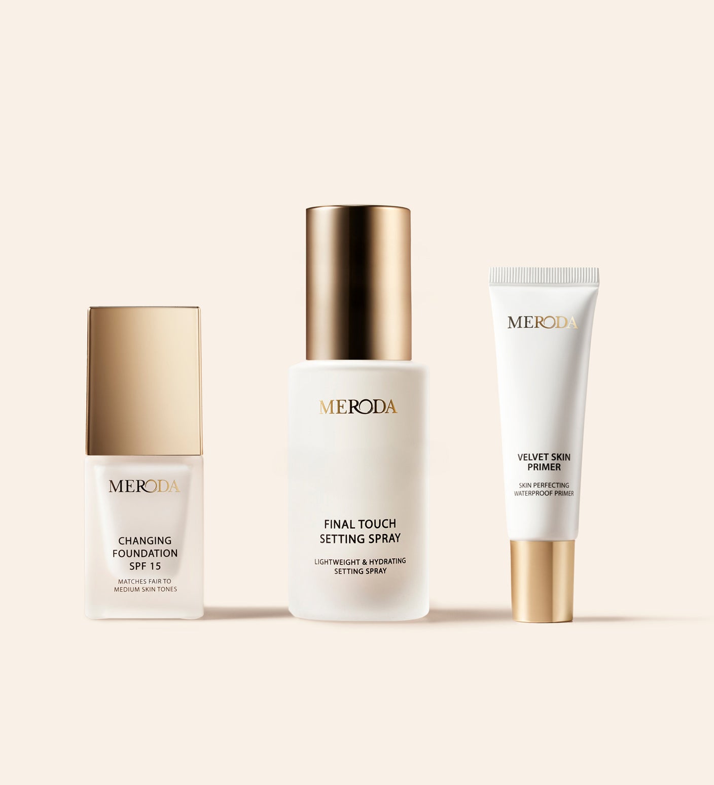 The Perfect Base Mini mit Changing Foundation, Final Touch Setting Spray und Velvet Skin Primer in Weiß und Gold.
